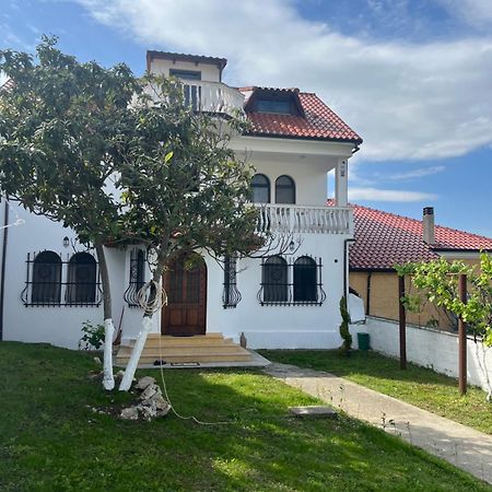 Vila Taga Guesthouse Krujë 外观 照片